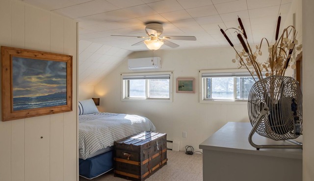 Walking distance to town, beach & marina.