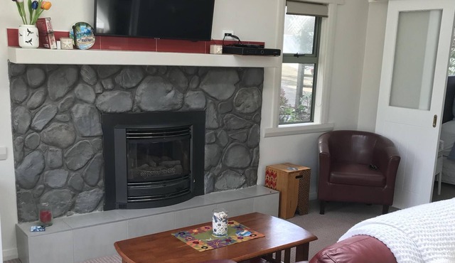 Walking distance to the beach, sunny, 7 year old stand alone 2 bedroom house..