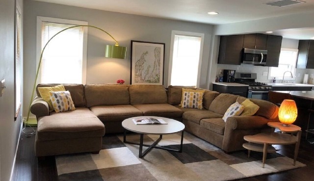 Walking distance to downtown Elk Rapids, Elk Lake and dining
