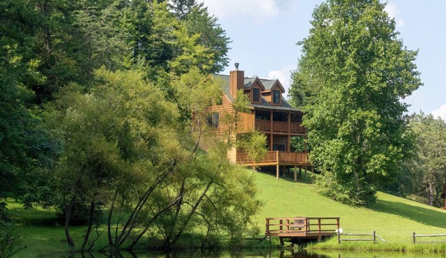 Walking Distance to Fishing Ponds, Pool, Putt Putt! 5 miles from Town!