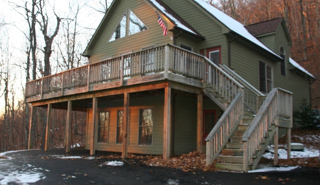 Walking Distance To Mountain Inn, Great Location For Your Mountain Getaway