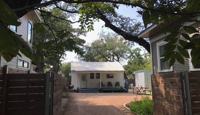 Walking distance to Zilker Park, ACL, and so much more!