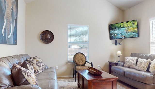 Walking Distance to All! TRV "The Safari" : Free Tubes with Rental!