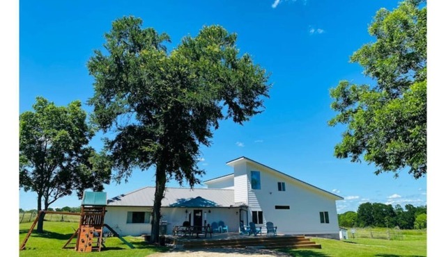 Walking Star Farm - mins to Brenham and Round Top