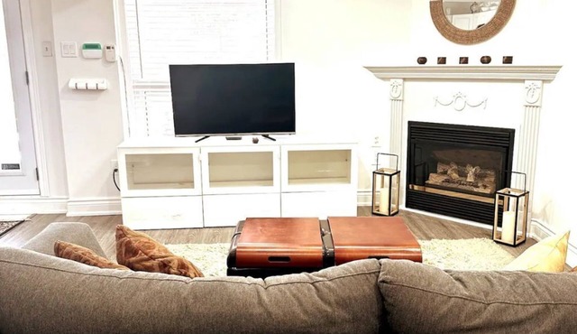 Walkout basement apartment close to heartland and Square one shopping center.