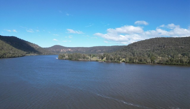 "Wallaby Lodge" Hawkesbury River