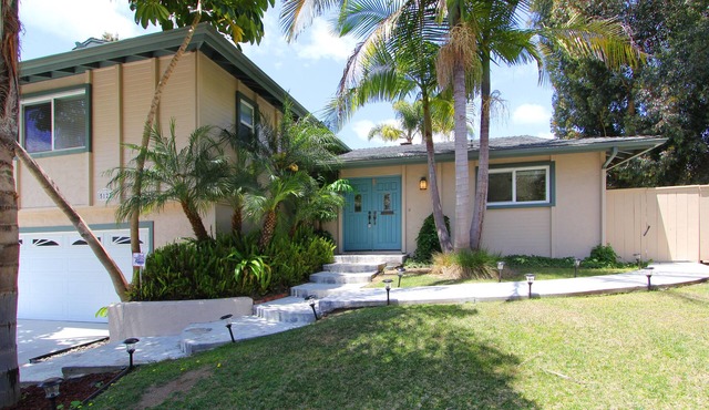 WALLED GARDEN ESTATE LOCATED IN NORTH PACIFIC BEACH/LA JOLLAnCLOSE TO BEACH/PARK