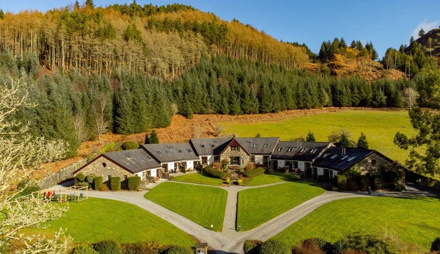 Walled Garden Mews 2 - a mews cottage that sleeps 6 guests in 2 bedrooms