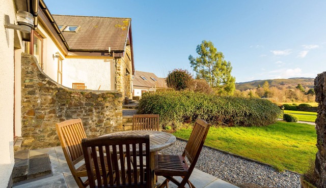 Walled Garden Mews 4 - a mews cottage that sleeps 6 guests in 2 bedrooms