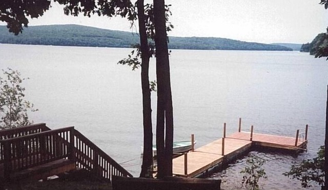 Wallenpaupak Lakefront Cabin