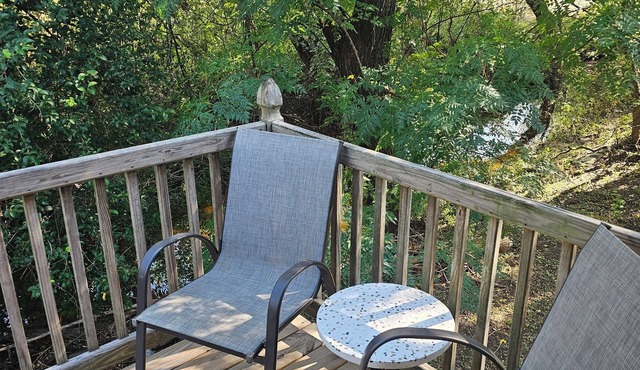Waller Creek Condo Cottage Single Story Parking in Front Quiet & Walkable Area