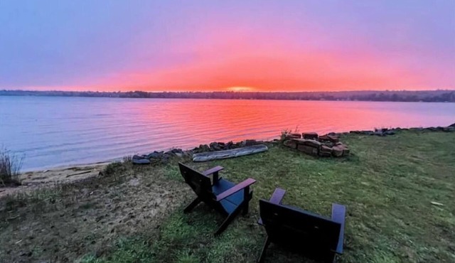 Walleye Point Lakeside Retreat
