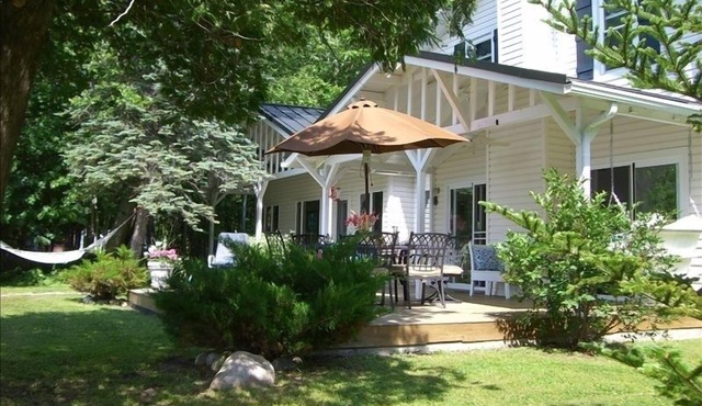 Walloon Lake Gold Coast - Three season cottage right on the water!