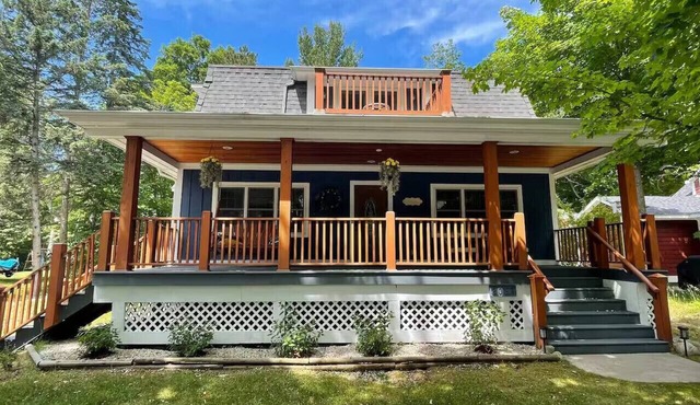 Walloon Lake Hideaway Cottage