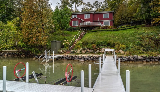 Walloon Lake lakefront home 4 bedroom private cottage on beautiful west arm