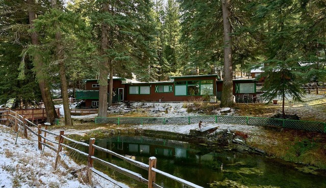 Wallowa Lake Inn, a Historic Retreat