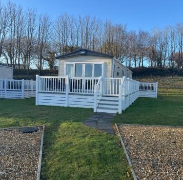 Wallows Lodge with private hot tub