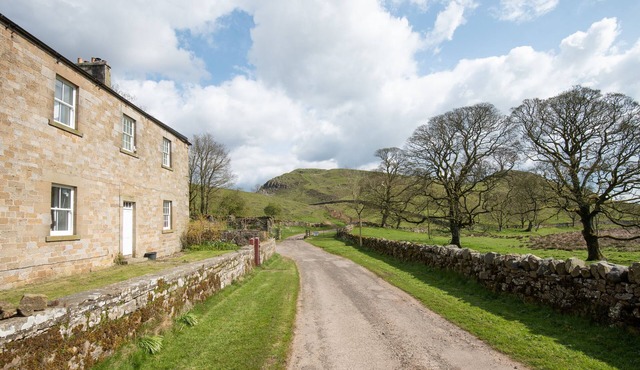 Walltown Farm Cottage - sleeping 6+2 in 3 bedrooms