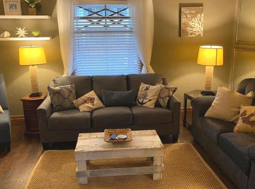 WALNUT Beautiful 3 bedrooms house 1 mile from the falls!