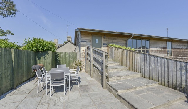 WALNUT COTTAGE, pet friendly, country holiday cottage in Newton Abbot