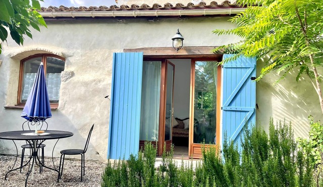 Walnut Gite Sleeps 2 with Terrace