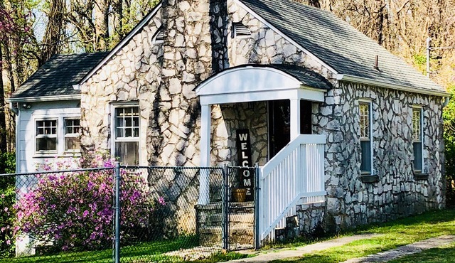 Walnut Grove Guest House; Mountain views