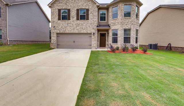 Walnut Grove Haven: Spacious Retreat w/ Fireplace!