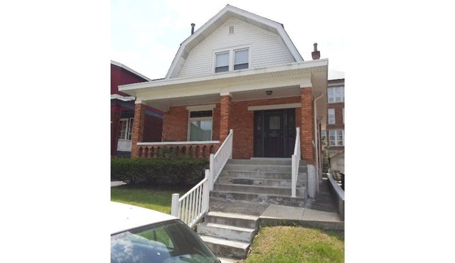 Walnut Hills 2 BR house: Close to Med Ctr.