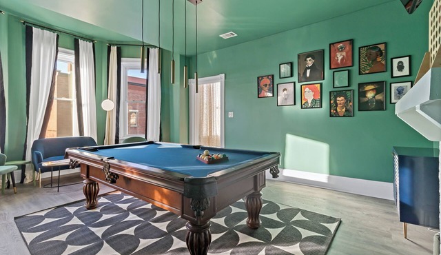 Walnut Hills Mansion-sleeps14! TVs in every room!