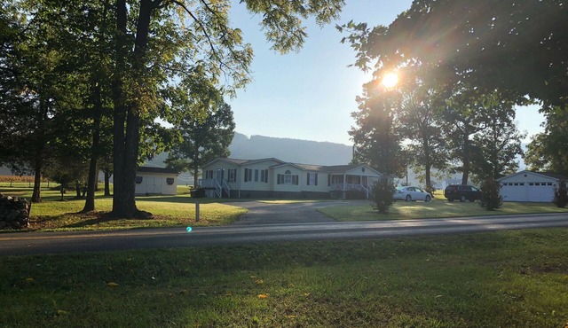 Walnut Lane House - Private Mountain views