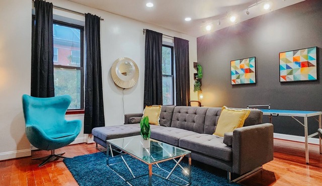 Walnut Premium/King Bed/65" TV/Ping-Pong