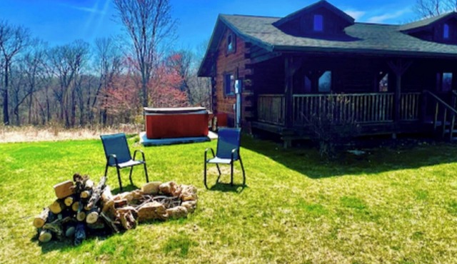 Walnut Ridge Cabin 2 Bedrooms and Hot Tub Jacuzzi