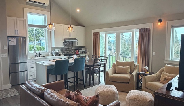 Walnut Springs Carriage House in Camas city limits, Two Bedrooms-Two Bathrooms