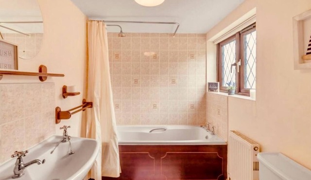 Walnut Tree Cottage - River View