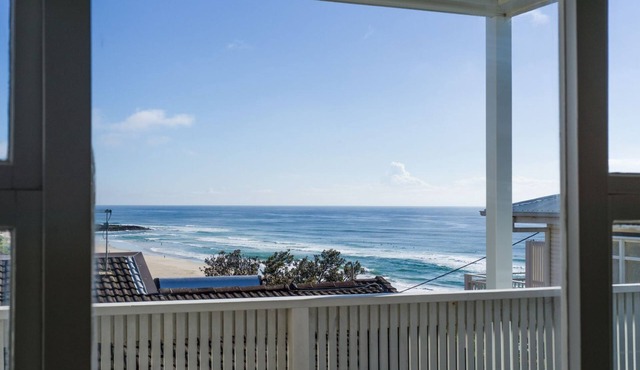 Walters - Original Beach House With Sweeping Ocean Views