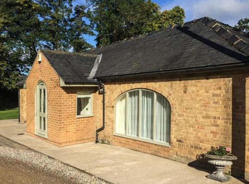 Walworth Castle Holiday Cottage