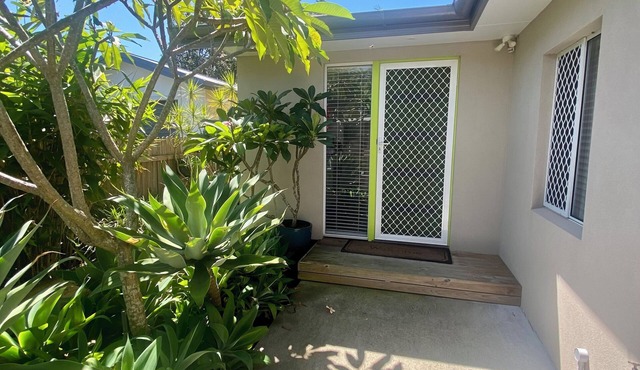 Wamberal/Terrigal Beach is a 10-15 min walk or 4 minute drive away.*NEW fast nbn