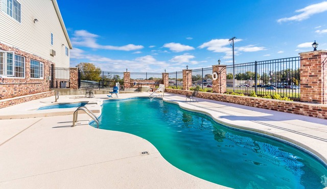 Wamego Inn and Suites