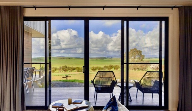 Wamoon Retreat - The Apartment ~ Luxury Gateway to Wilsons Prom