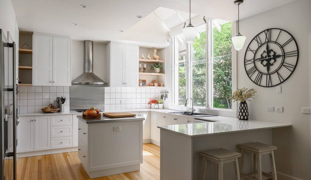 Wandana - Welcome to our exquisite holiday retreat nestled in the heart of the Wandiligong Valley.