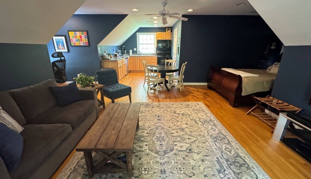 Wandering Bear’s Den Private Studio Near Crozet and Charlottesville