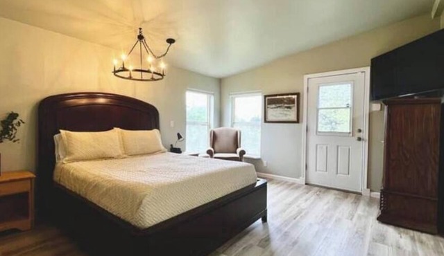 Wandering Oaks Home @Sky Meadows Ranch