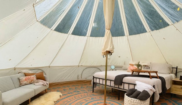 Wandering Willow – Private Stargazing Glamping Tent with Fire Pit & Open Skies