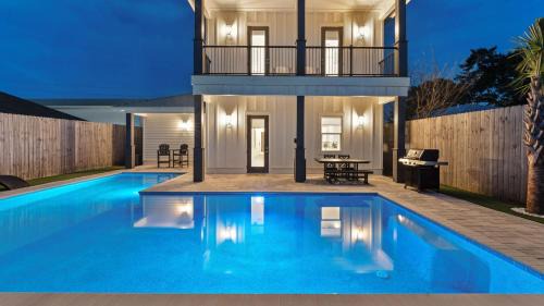 Wanderlust by AvantStay Walk to Beach Pool New Construction