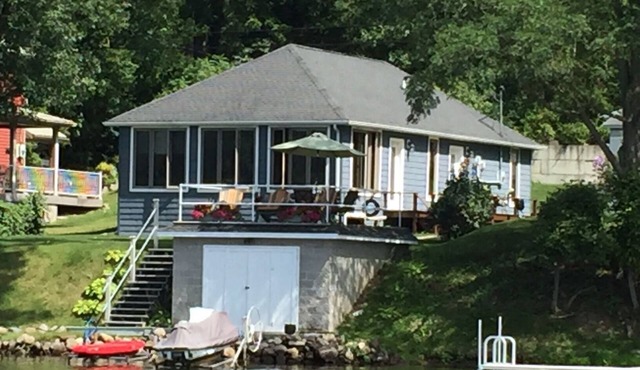 Waneta Lake Rental – Premier Location on the Lake