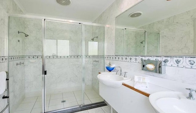 Wanjii II Pool & Spa Getaway Vacy