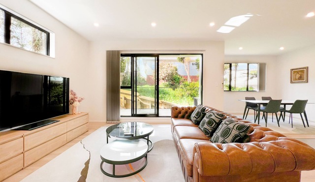 Wanna Live In The Brand New House? Check This Out!