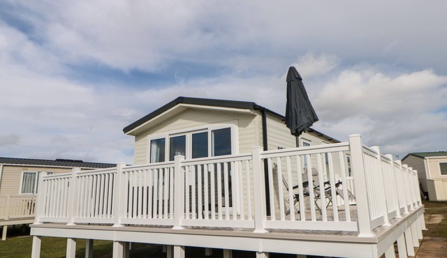 WANSBECK VIEW 2, pet friendly, country holiday cottage in Ashington