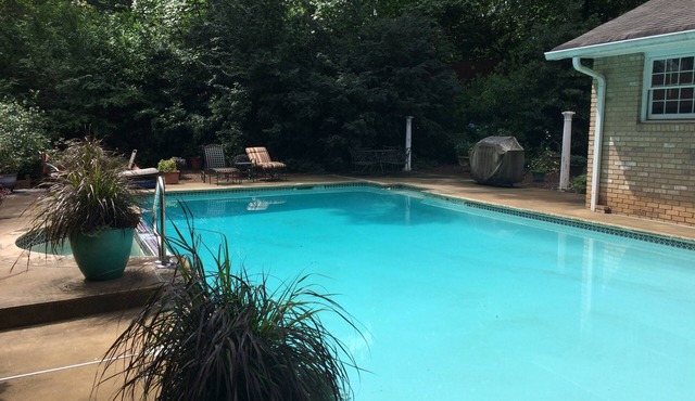 Want privacy, safety serenity - you just found it! 412 sq ft luxury space w pool