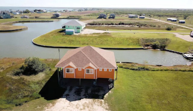 Want to Get Away? Come "Seas the Bay!" in beautiful and tranquil Port Alto.